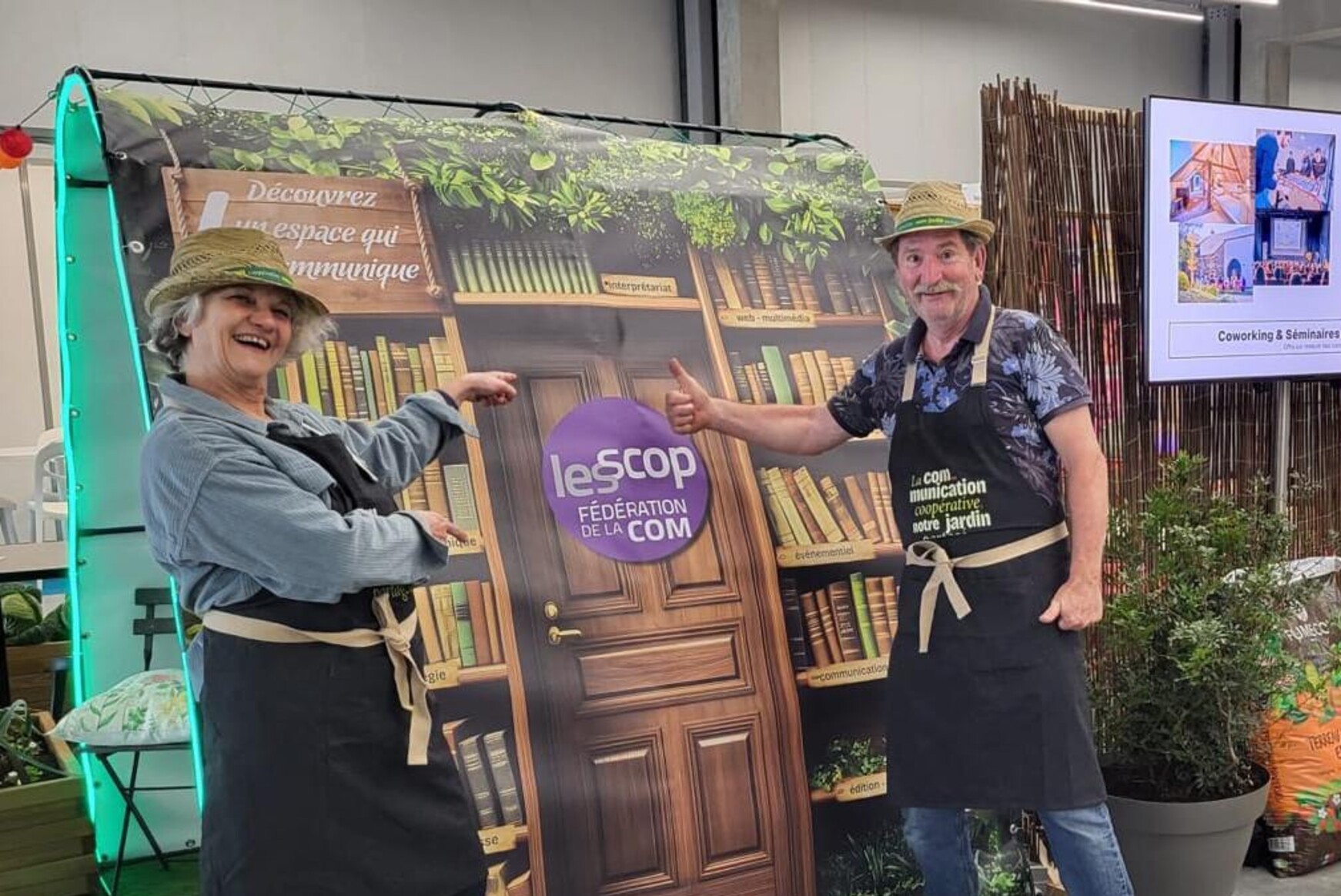 Stand de la fédération des scop, scic et cae de la communication