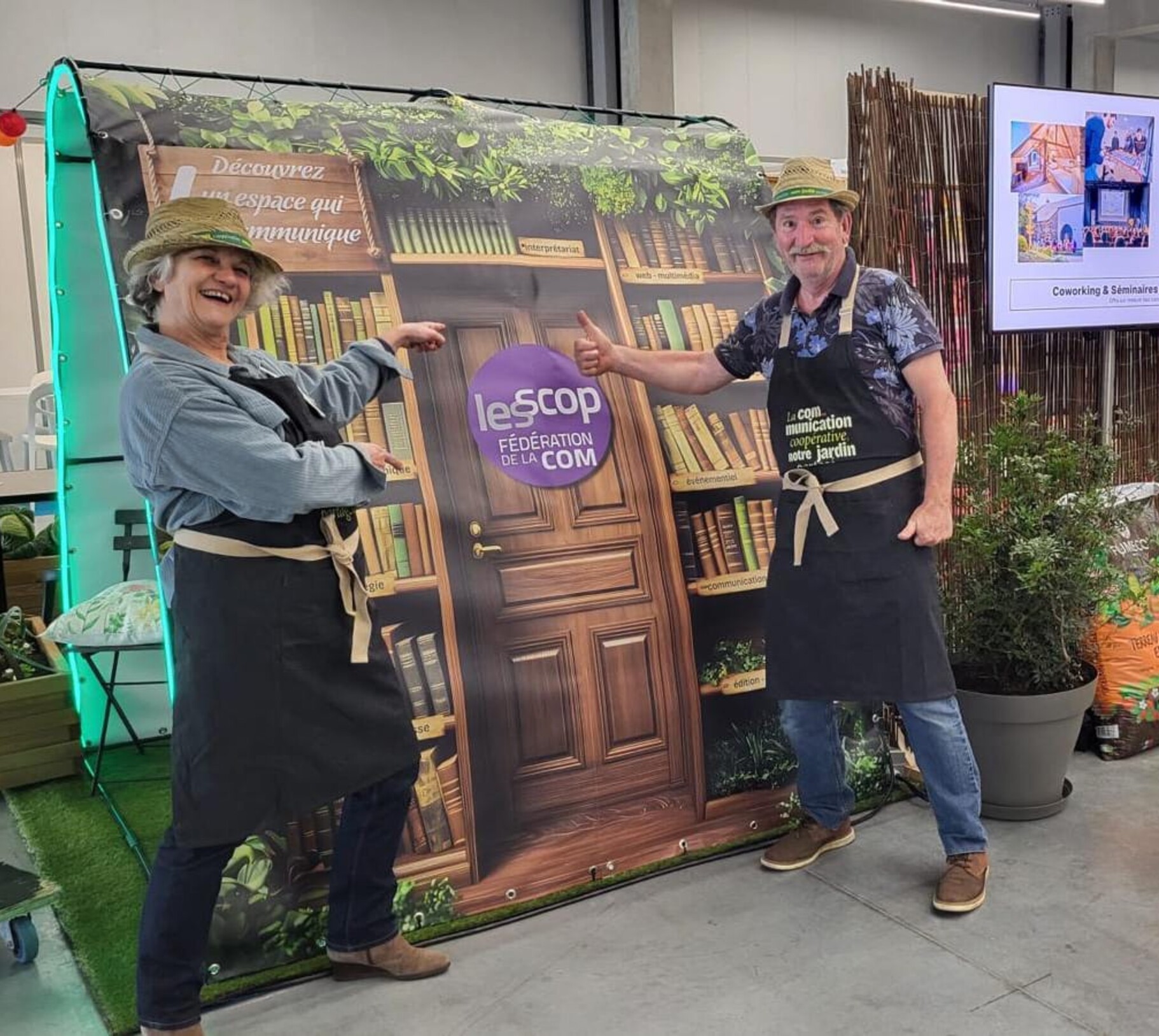 Stand de la fédération des scop, scic et cae de la communication